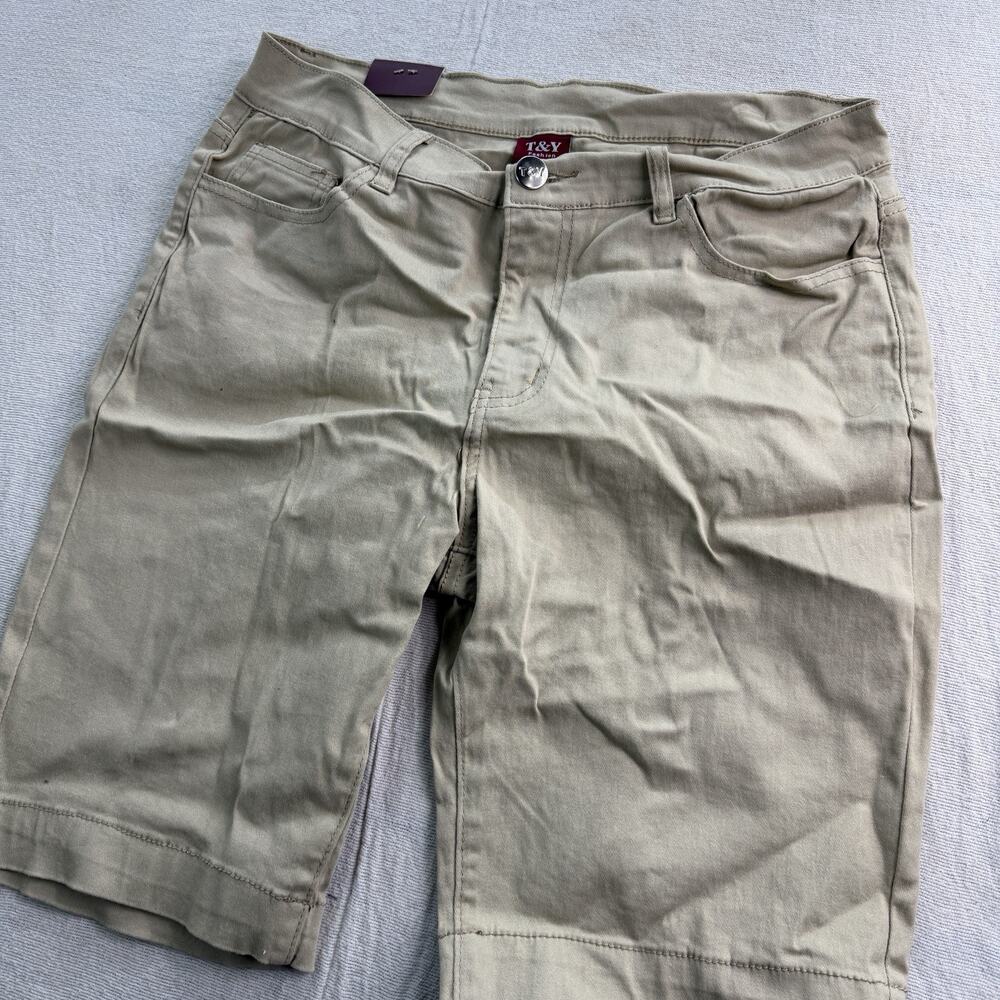 T&Y Fashion Womens Khaki Flat Front Pockets Bermuda Shorts Size 15/16 NWT